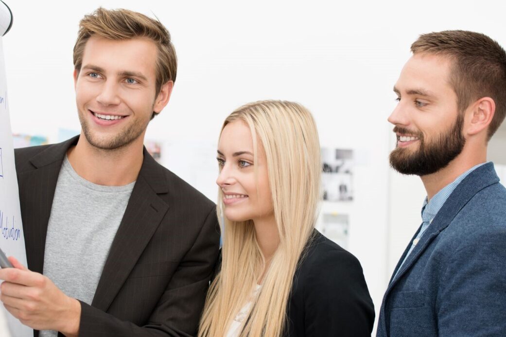 Führungskräftetrainings mit Wirkung und Nutzen für die Praxis – aktuelle Präsenz- und Online-Kurse